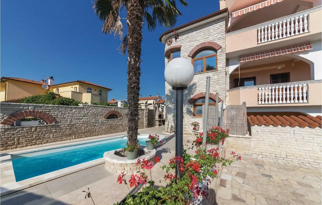 Apartment Awesome Home In Pula With Wifi And Outdoor Swimming Pool
